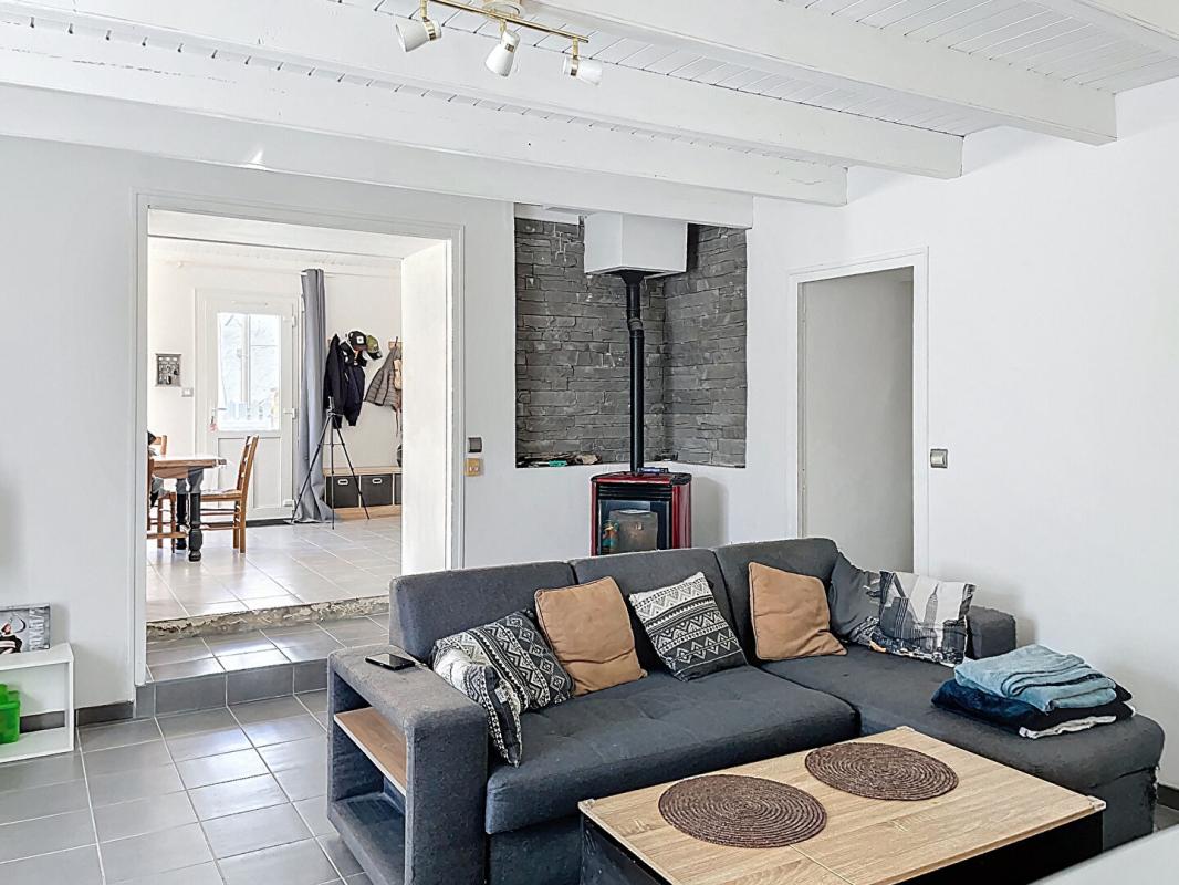 SAINT-JEAN-DE-LIVERSAY Maison de charme 103 m² avec grenier aménageable - prête à vivre 1