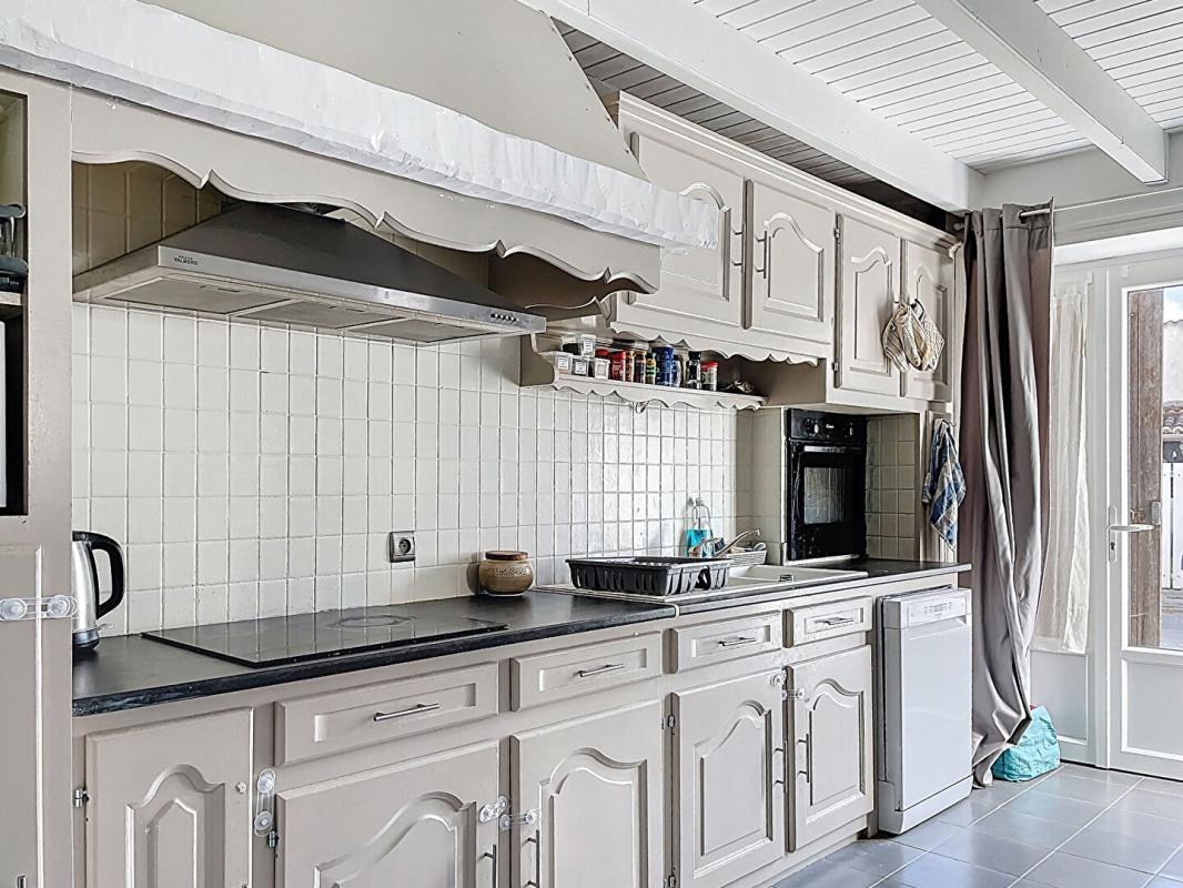 SAINT-JEAN-DE-LIVERSAY Maison de charme 103 m² avec grenier aménageable - prête à vivre 8