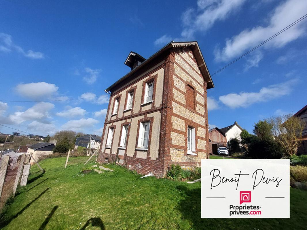 BOLBEC Ancien corp de ferme avec maison et dépendances 1