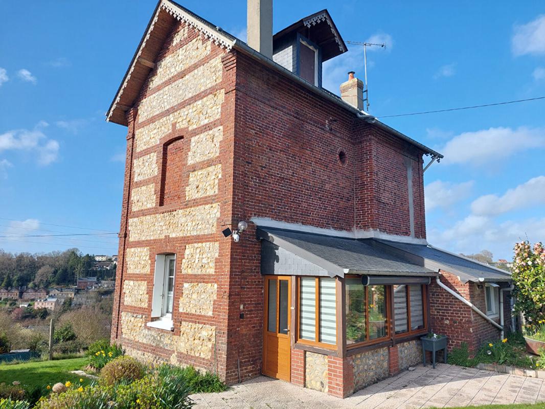 BOLBEC Ancien corp de ferme avec maison et dépendances 2