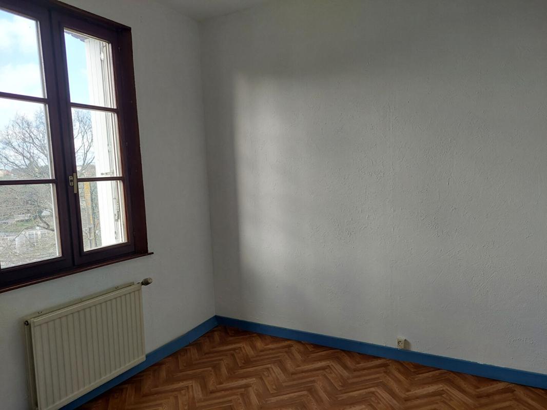 BOLBEC Ancien corp de ferme avec maison et dépendances 9