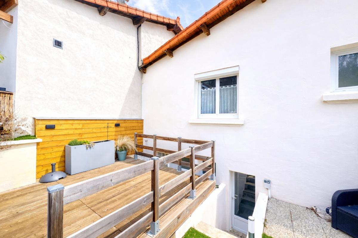 ENVAL Maison avec jardin et grange 11