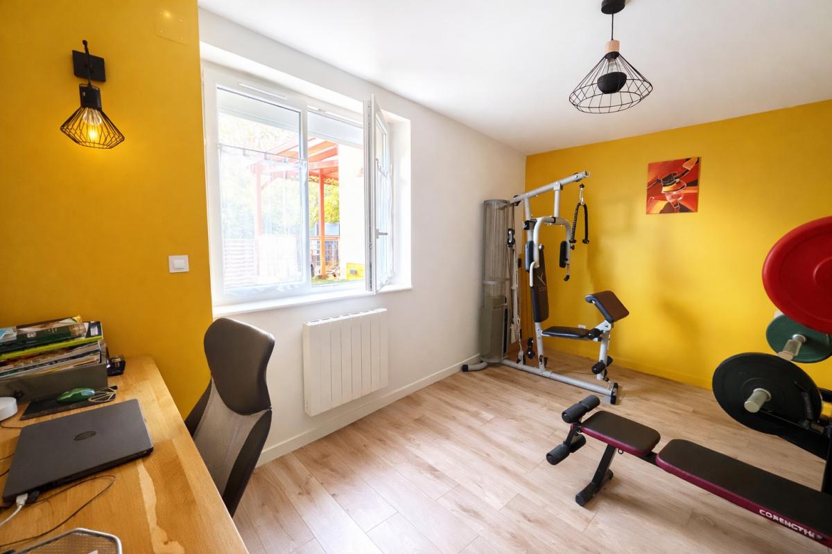 ENVAL Maison avec jardin et grange 9