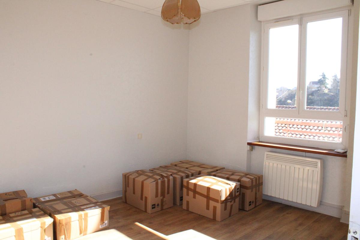 LANGOGNE Langogne Appartement en duplex avec garage et  petit jardin 12