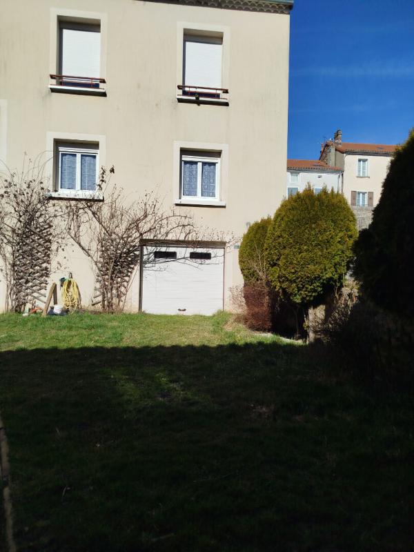 LANGOGNE Langogne Appartement en duplex avec garage et  petit jardin 16