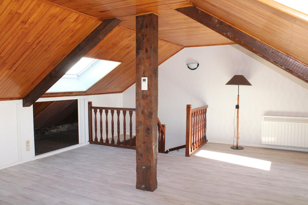 LANGOGNE Langogne Appartement en duplex avec garage et  petit jardin 3