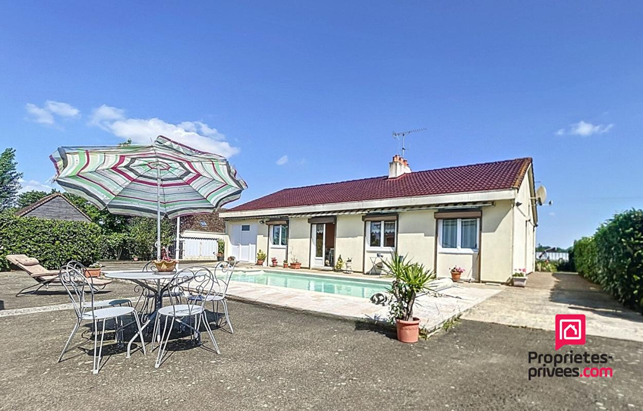 SAINT-AIGNAN Maison de plain-pied avec verger, piscine et grands hangars 11