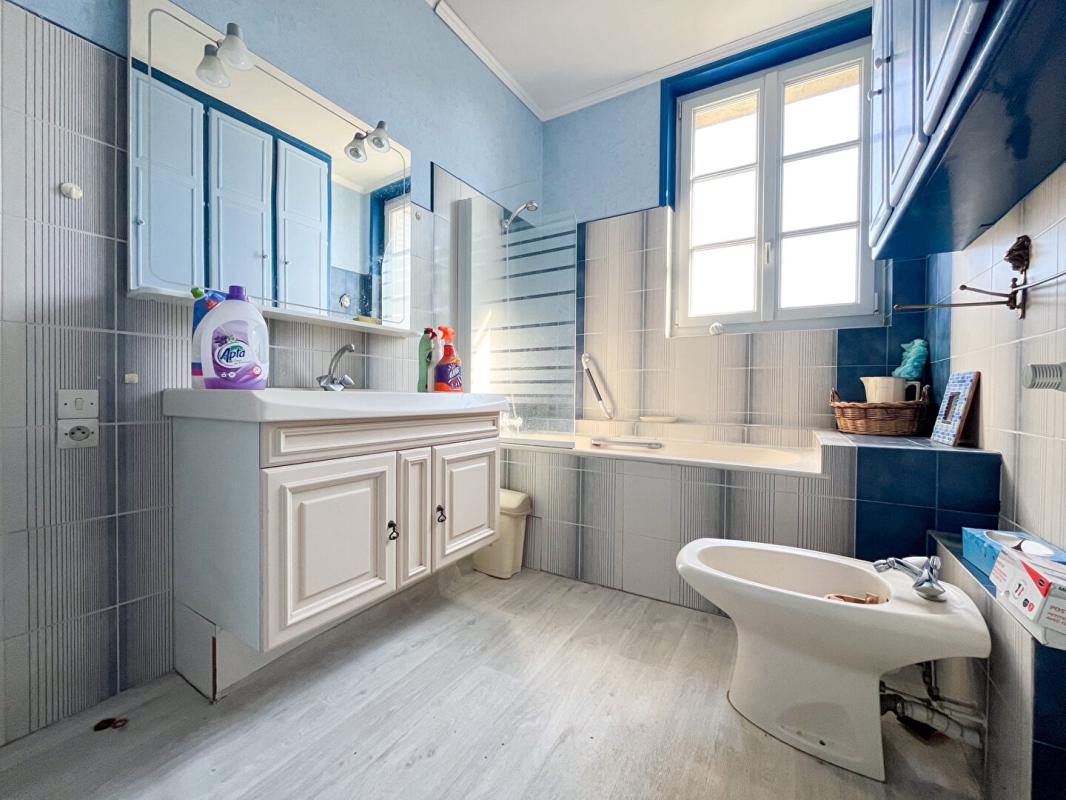 VALENCAY Maison Valencay 11 pièce(s) 218 m2 14