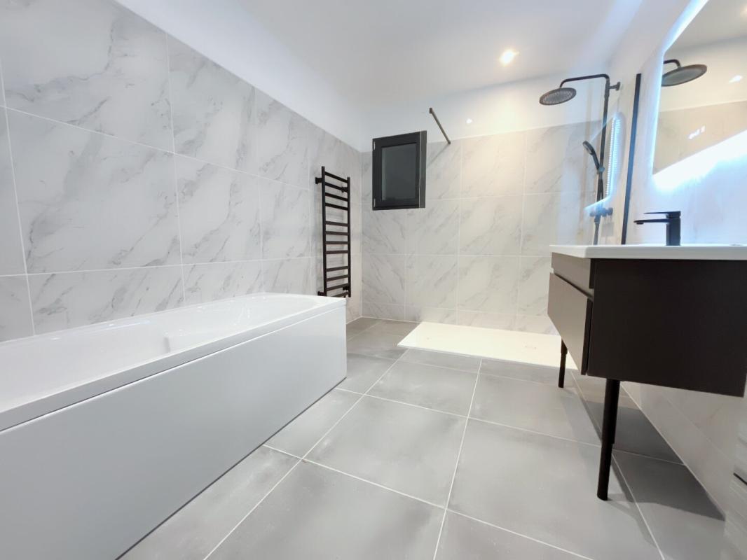 PERPIGNAN Magnifique maison de 135 m² en R+1 comprenant 4 chambres de 2025 sur un terrain 3 faces piscinable de 341 m² 15