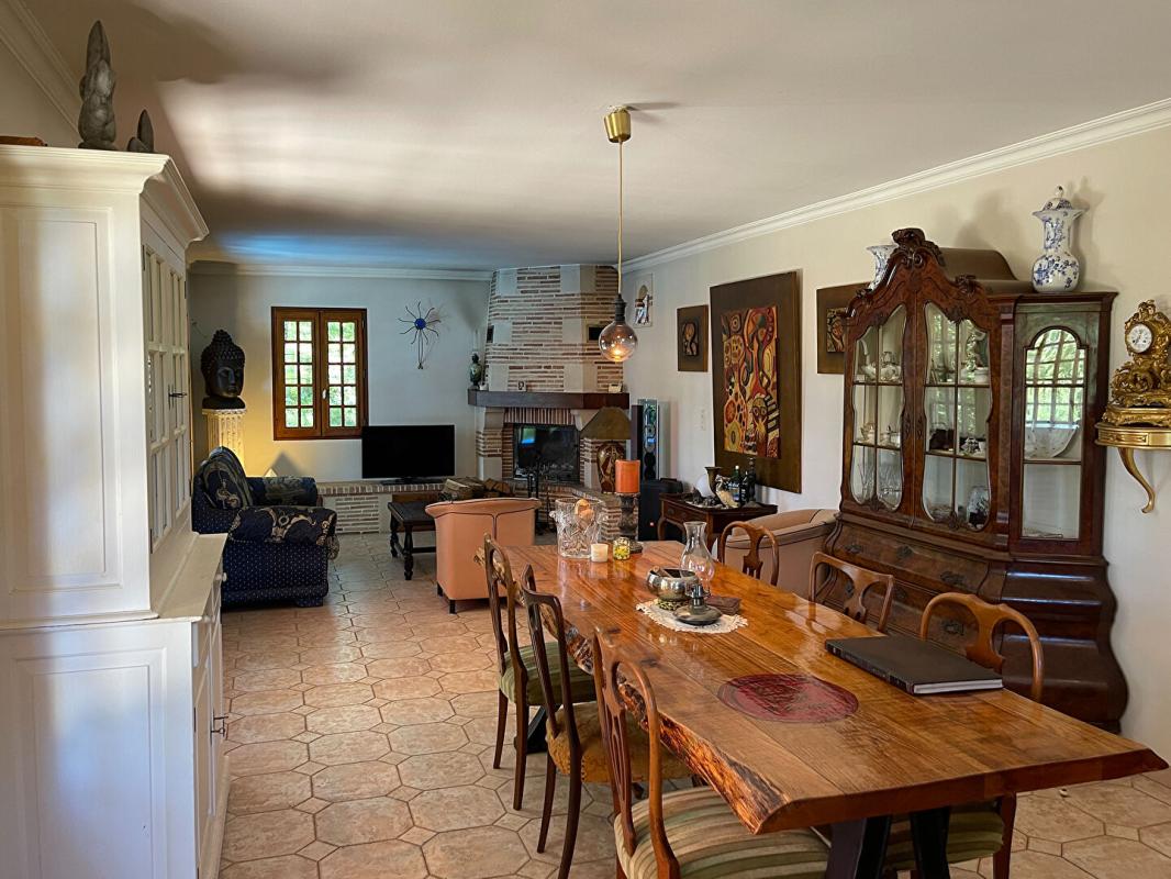 BOURNEL Maison sur deux niveaux avec jardin clôturé, à proximité de Villeréal 4