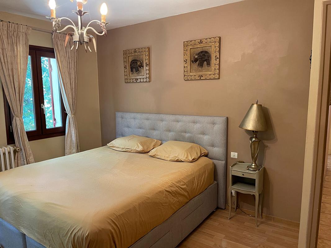 BOURNEL Maison sur deux niveaux avec jardin clôturé, à proximité de Villeréal 8