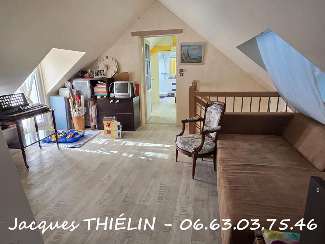 LONGUE-JUMELLES LONGERE ET GÎTE SUR UNE MÊME PROPRIÉTÉ 10