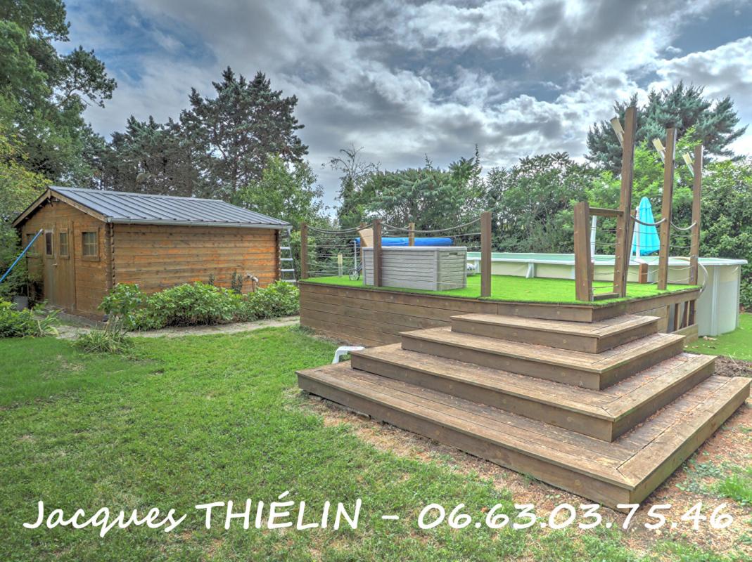 LONGUE-JUMELLES LONGERE ET GÎTE SUR UNE MÊME PROPRIÉTÉ 16