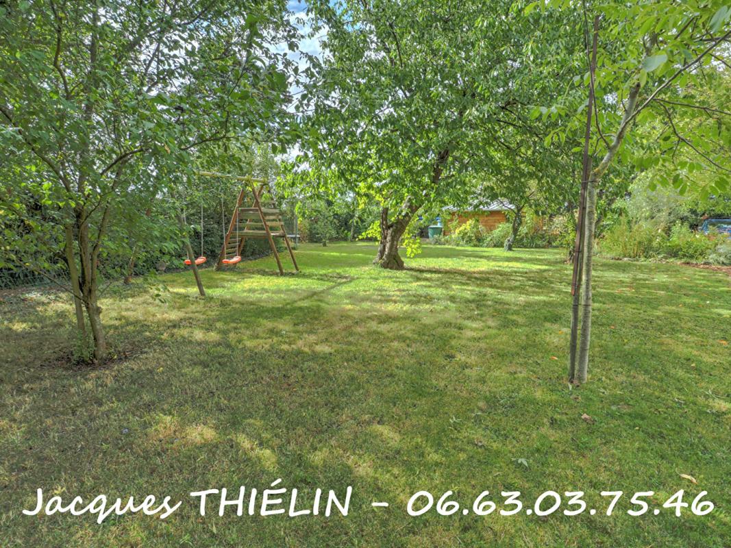 LONGUE-JUMELLES LONGERE ET GÎTE SUR UNE MÊME PROPRIÉTÉ 18