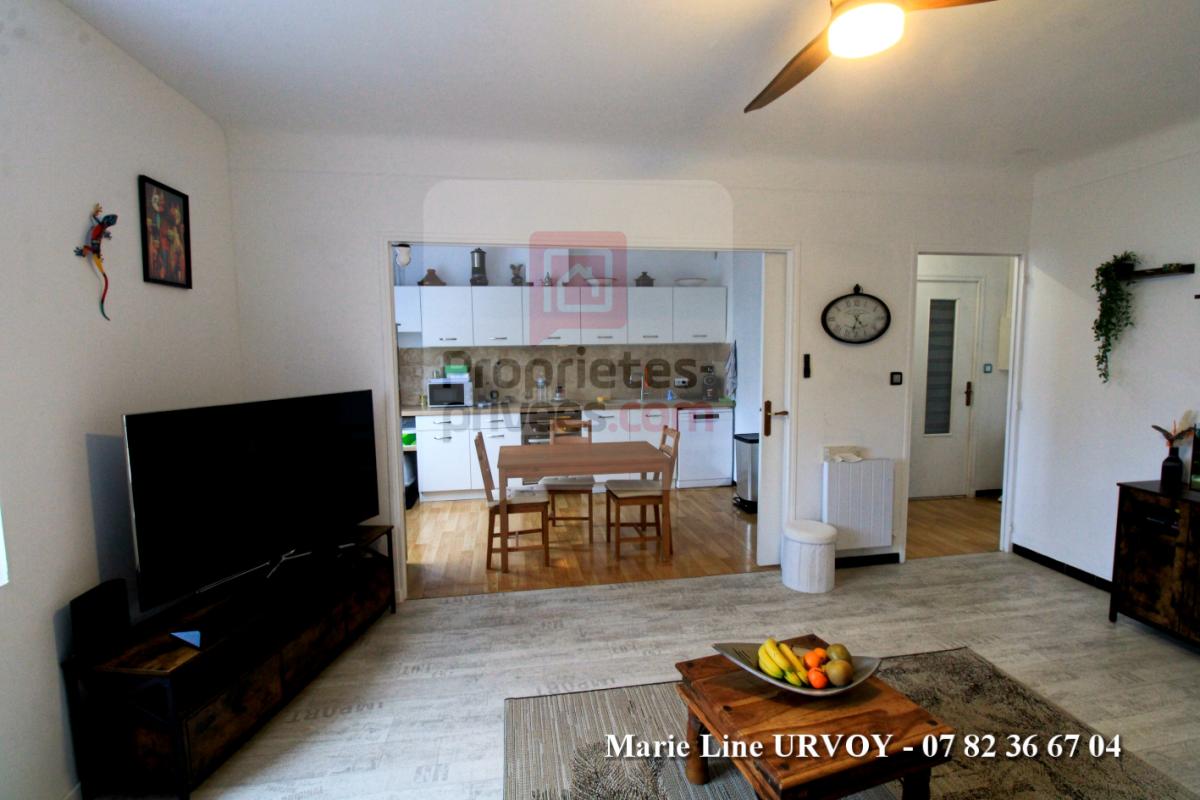 NOVES 13550 Noves - Appartement T3 de 67.65m² - grand garage 2