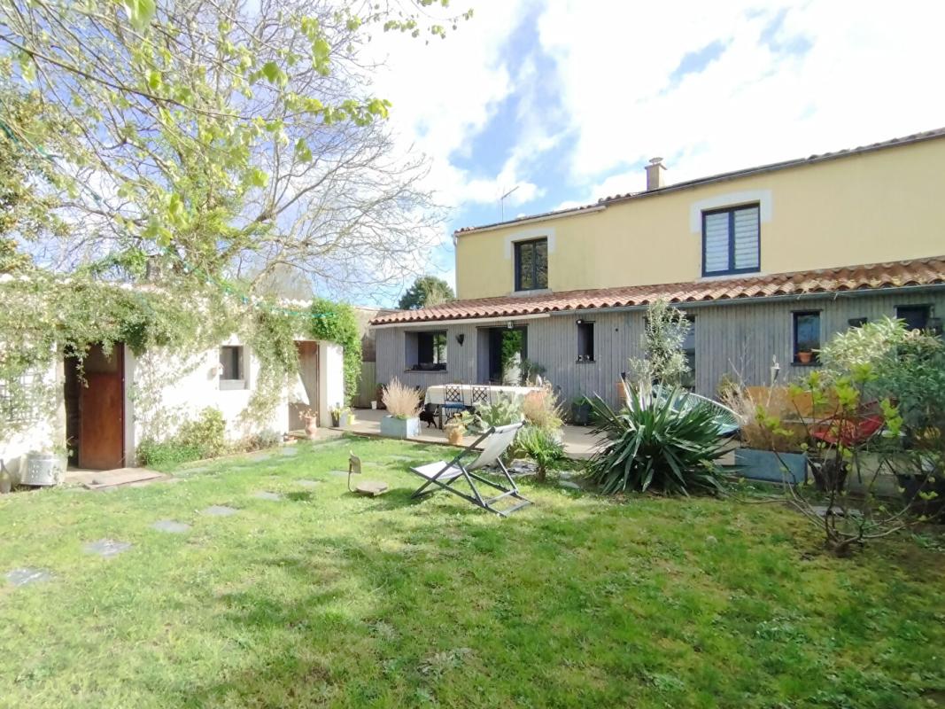 LE CELLIER Ensemble de deux maisons indépendantes (130m² + 88m²),  Le Cellier (44850) 9