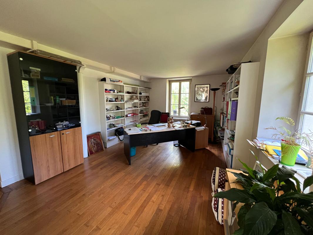 LABBEVILLE Maison Labbeville 10 pièce(s) 474 m2 10