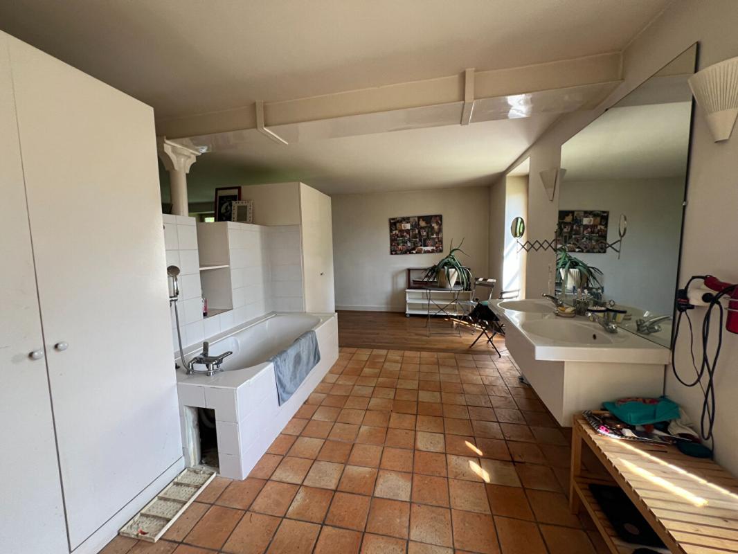 LABBEVILLE Maison Labbeville 10 pièce(s) 474 m2 11