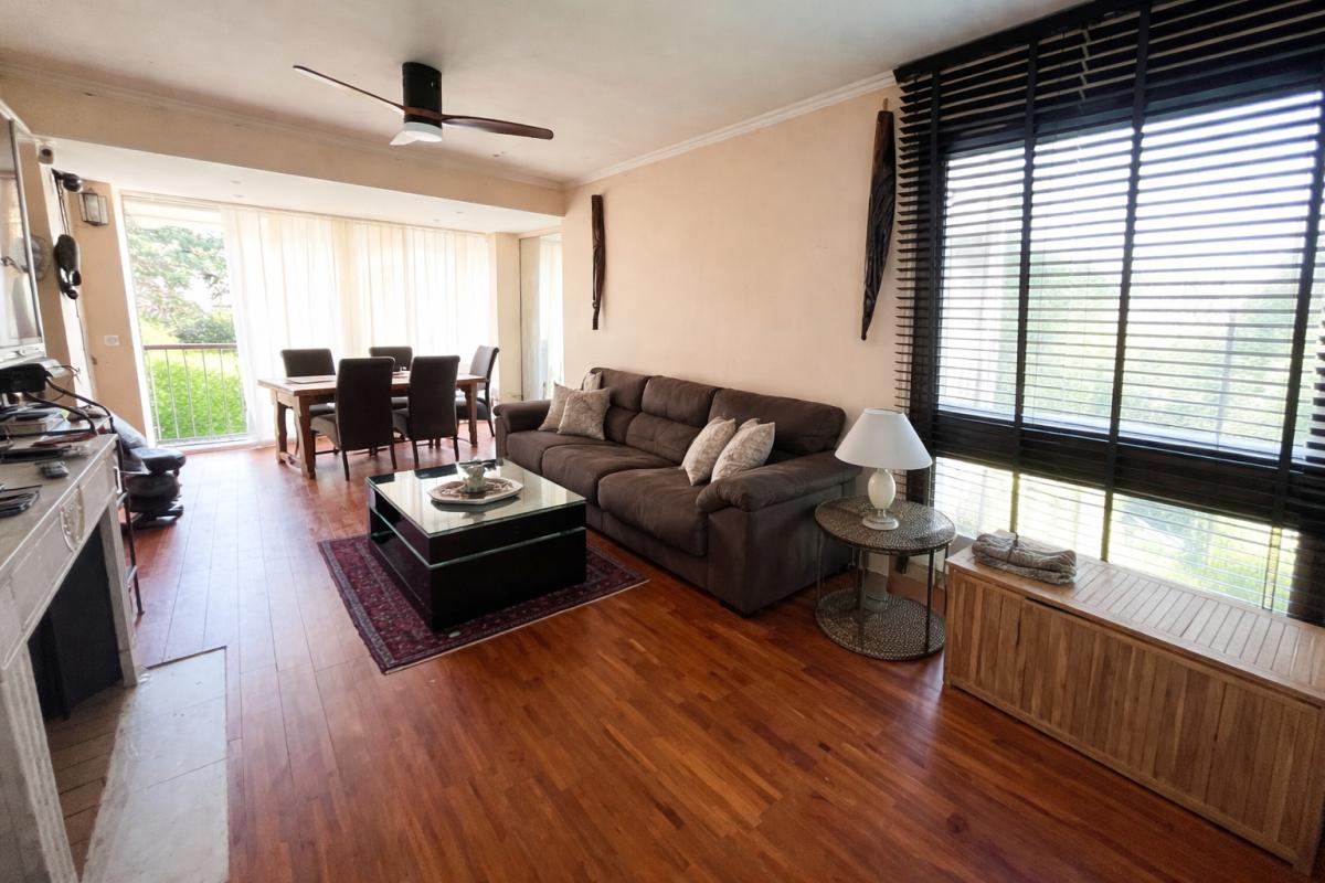 FONTENAY-LE-FLEURY Appartement Fontenay Le Fleury 5 pièce(s) 98 m2 5