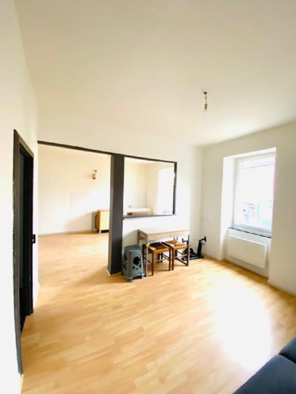 BELVEZE-DU-RAZES Maison de village composé de deux appartements 6