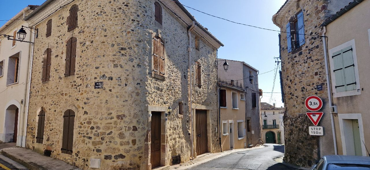 FONTES Très belle maison de village avec garage et terrasse 1