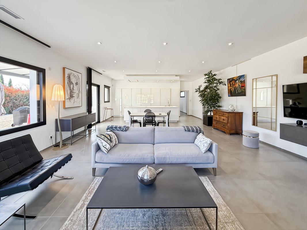 NOVES À VENDRE - MAISON CONTEMPORAINE DE PLAIN -PIED 10