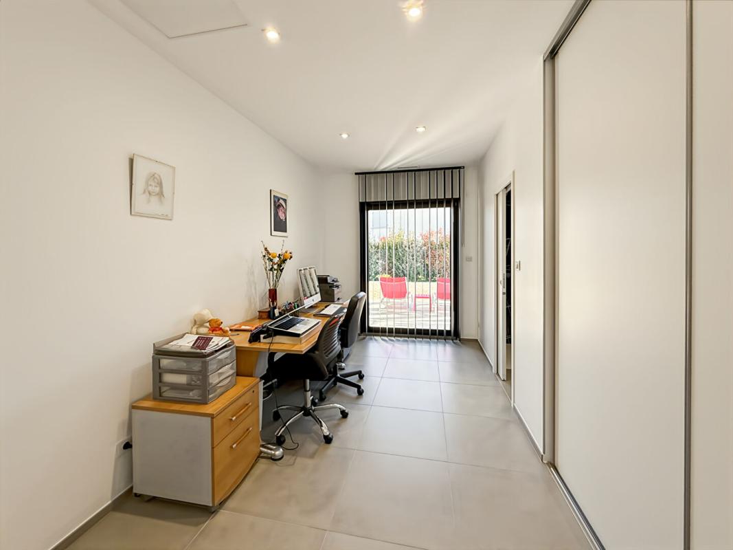 NOVES À VENDRE - MAISON CONTEMPORAINE DE PLAIN -PIED 15