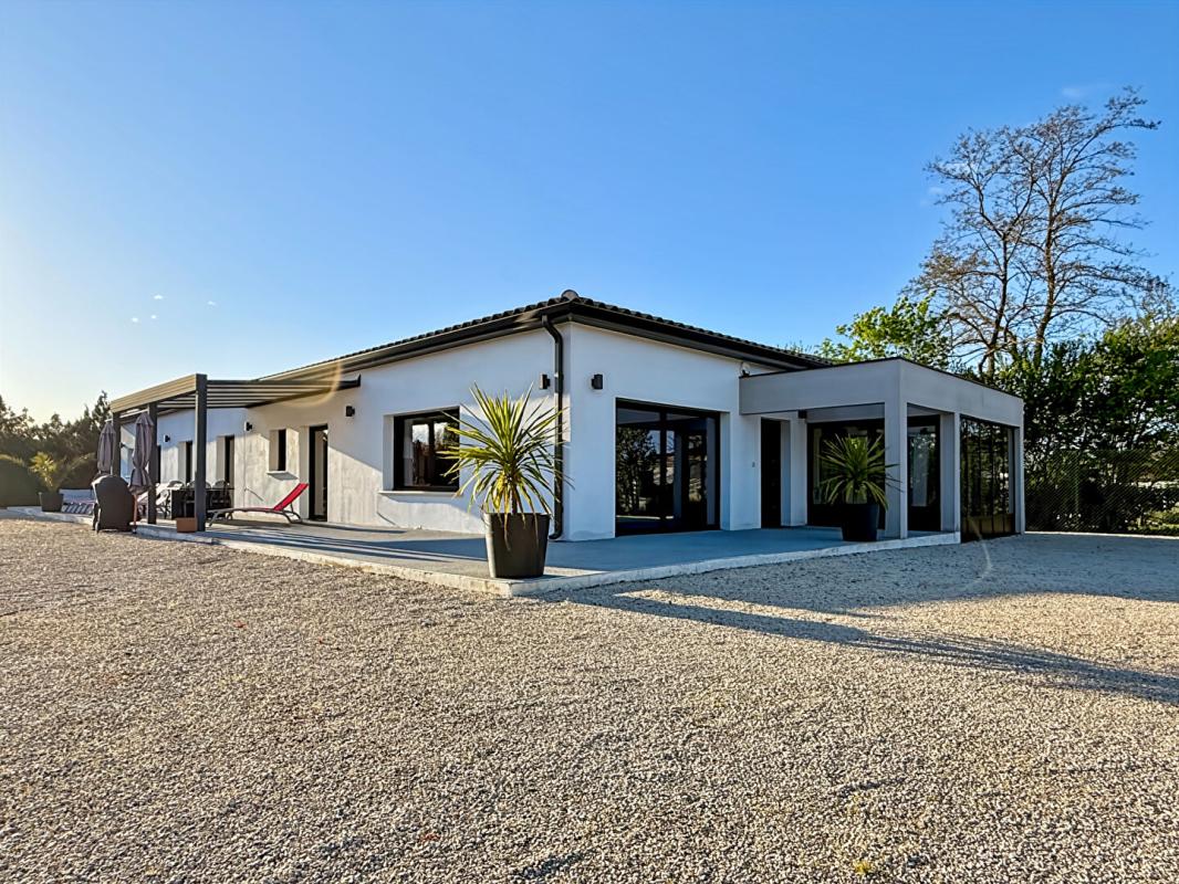 NOVES À VENDRE - MAISON CONTEMPORAINE DE PLAIN -PIED 17