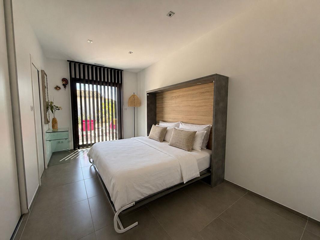 NOVES À VENDRE - MAISON CONTEMPORAINE DE PLAIN -PIED 18