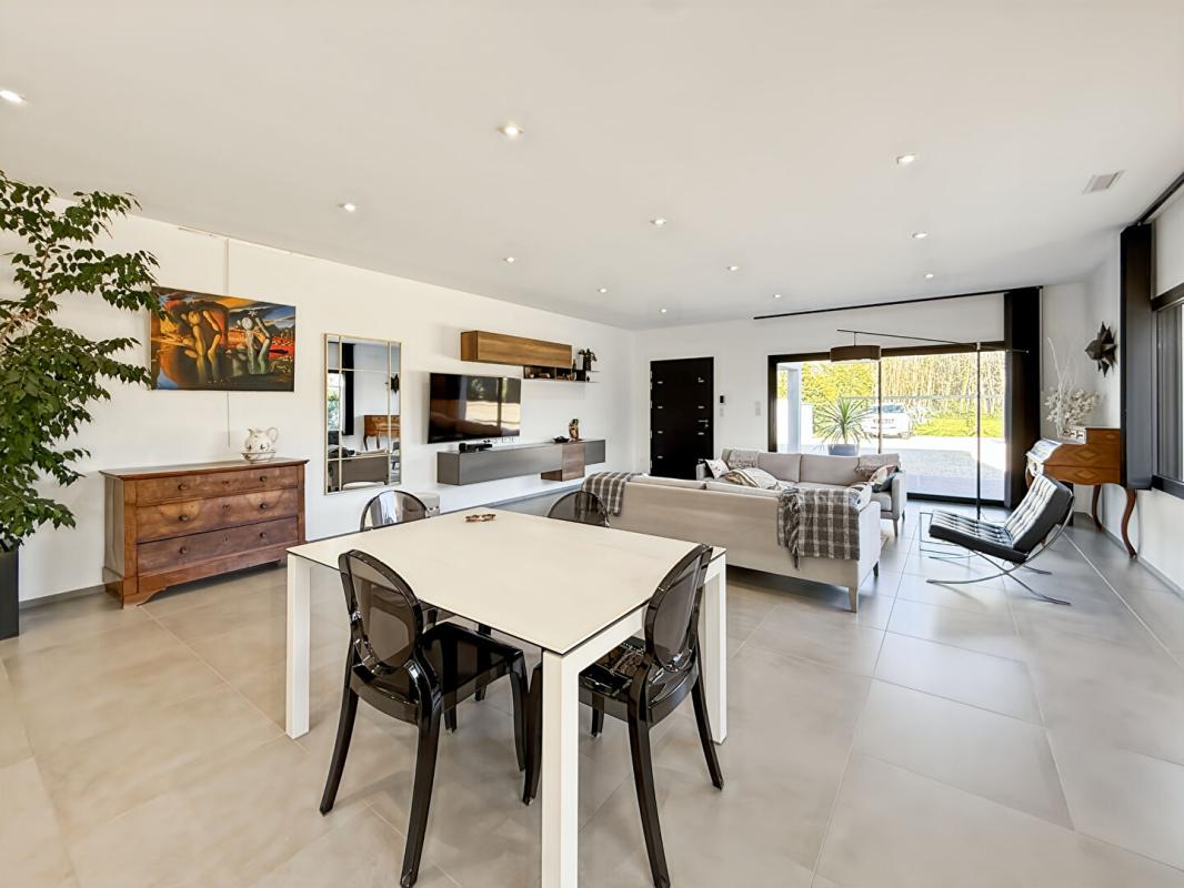 NOVES À VENDRE - MAISON CONTEMPORAINE DE PLAIN -PIED 3