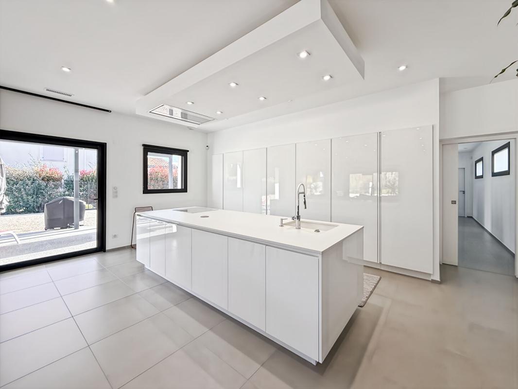 NOVES À VENDRE - MAISON CONTEMPORAINE DE PLAIN -PIED 4