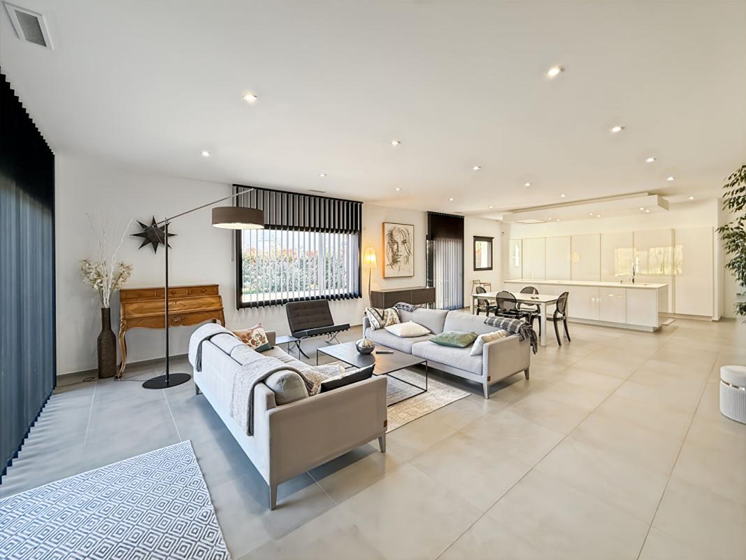 NOVES À VENDRE - MAISON CONTEMPORAINE DE PLAIN -PIED 9