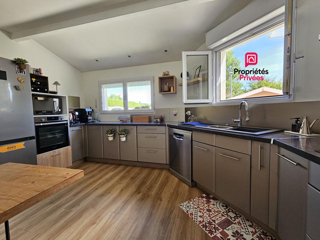 BOE Maison plain-pied 95 m² - 3 chambres - piscine - garage  - terrain 660 m² - Boé 10