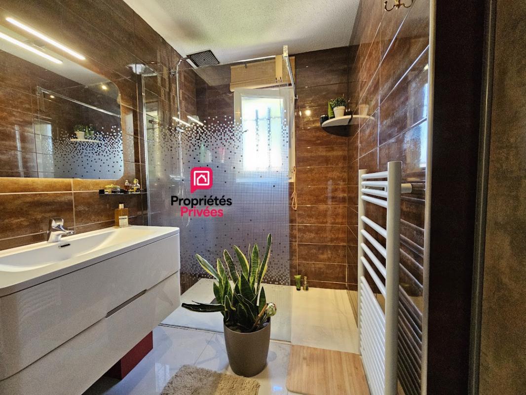 BOE Maison plain-pied 95 m² - 3 chambres - piscine - garage  - terrain 660 m² - Boé 12