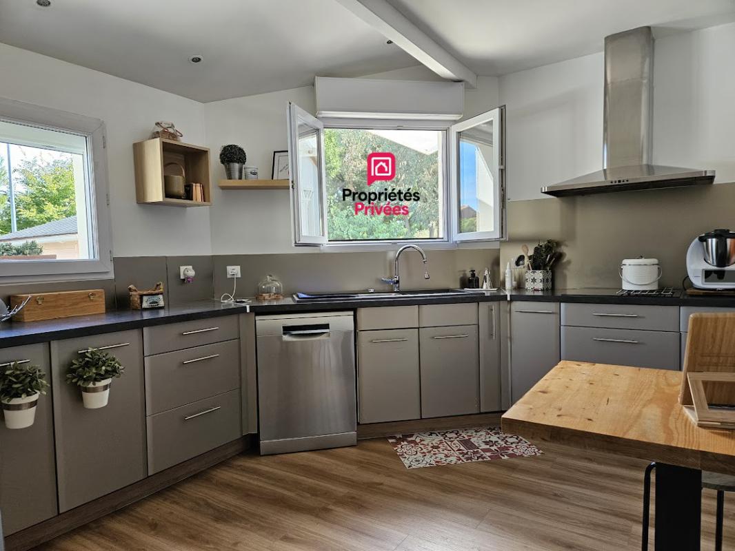 BOE Maison plain-pied 95 m² - 3 chambres - piscine - garage  - terrain 660 m² - Boé 9