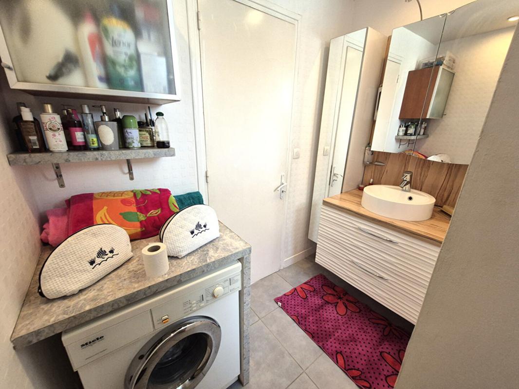 SAINT-DIZIER Belle Maison ou Pavillon sur Sous-sol de 146 m² entièrement Rénovée avec Cour, Atelier, Terrasse, Appentis et Terrain clos et arboré de 376 m² 11