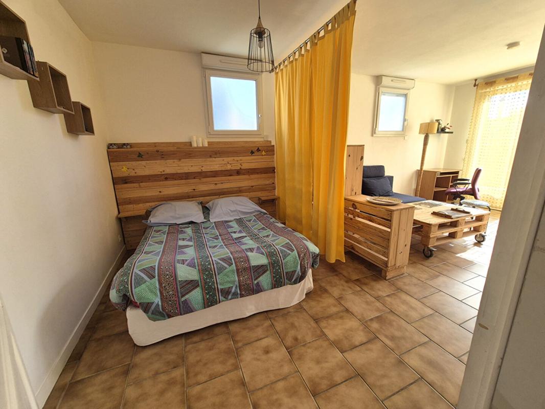 SAINT-DIZIER Belle Maison ou Pavillon sur Sous-sol de 146 m² entièrement Rénovée avec Cour, Atelier, Terrasse, Appentis et Terrain clos et arboré de 376 m² 15