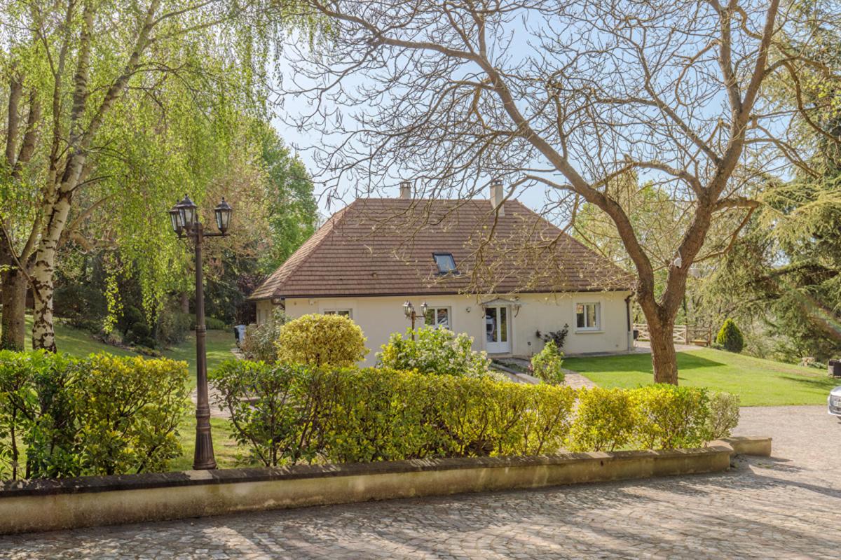 JAMBVILLE EXCLUSIVITÉ PROPRIÉTÉS-PRIVÉES - Un cadre naturel d'exception pour cette maison rénovée 16