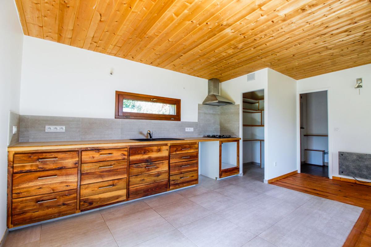 AILHON Propriété d'exception de 6 pièces pour 210 m² sur Ailhon (07200) 13