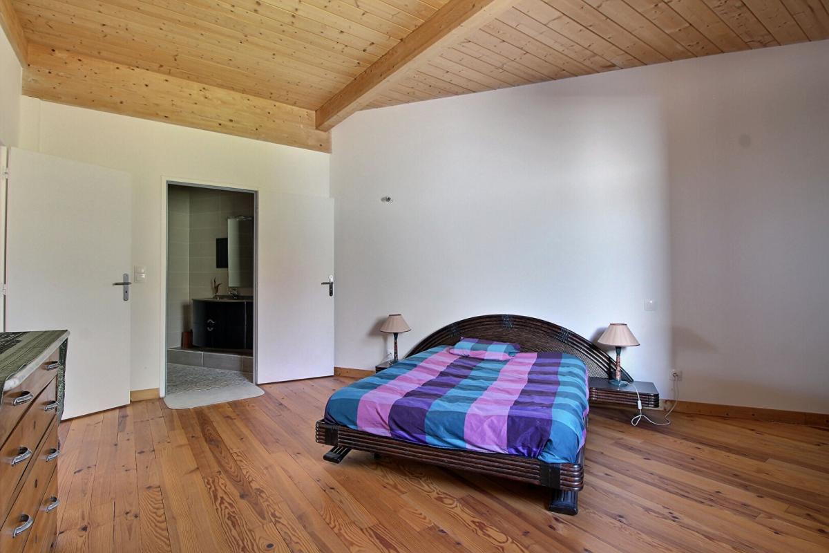 AILHON Propriété d'exception de 6 pièces pour 210 m² sur Ailhon (07200) 7