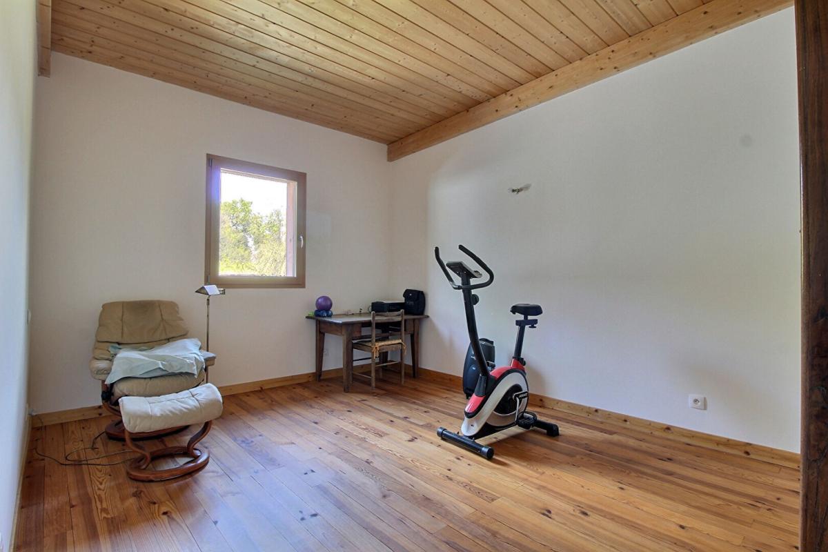 AILHON Propriété d'exception de 6 pièces pour 210 m² sur Ailhon (07200) 9