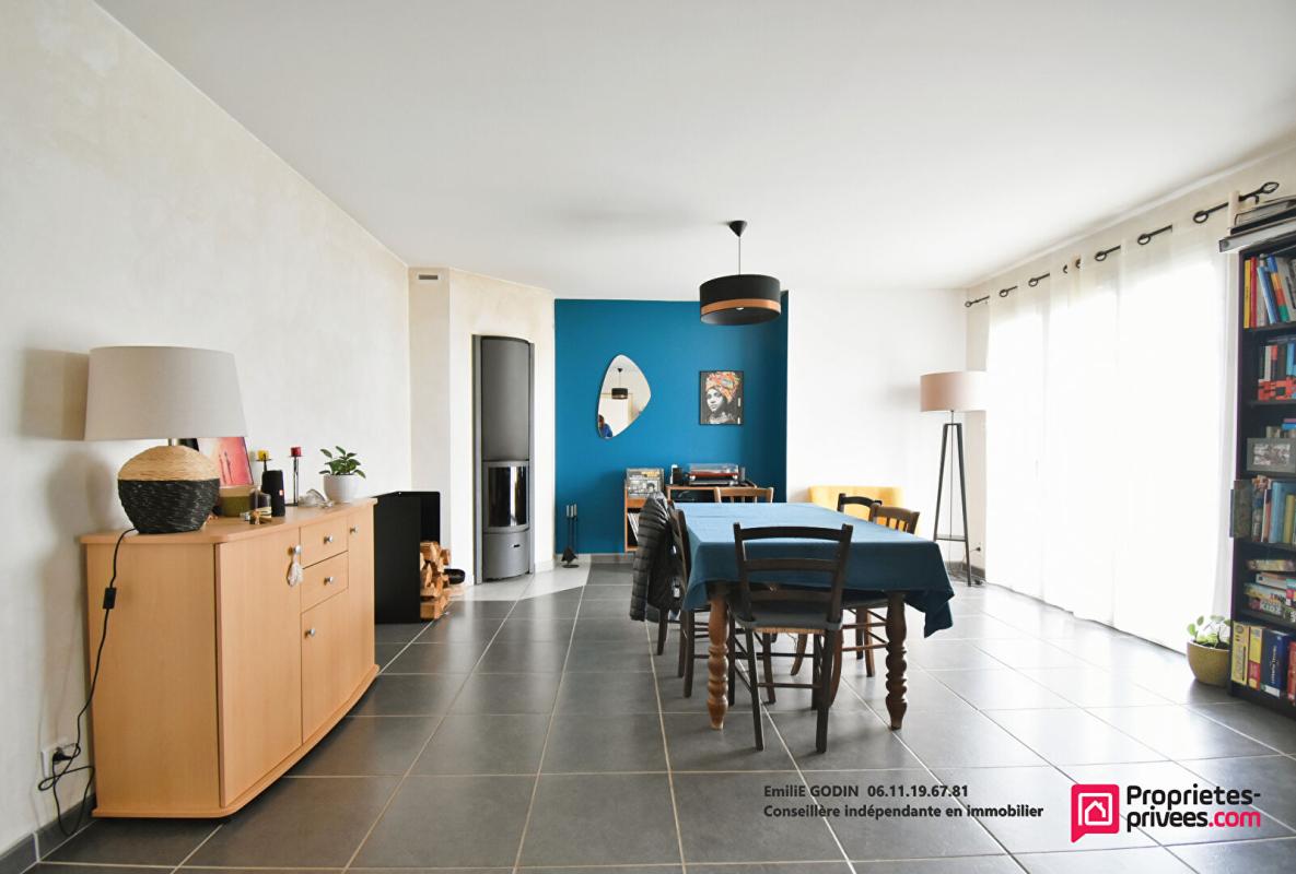 SAINT-PIERRE-DES-ECHAUBROGNES Maison Saint Pierre Des Echaubrogne 6 pièce(s) 110 m2 3