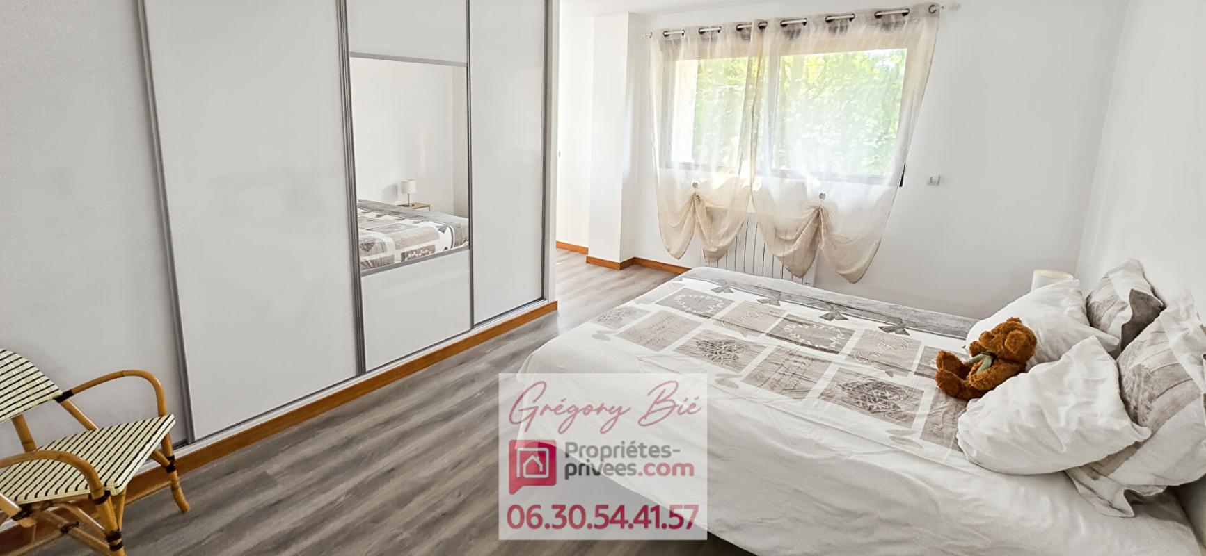 COULOMMIERS Maison 9 pièce(s) 270 m2 11