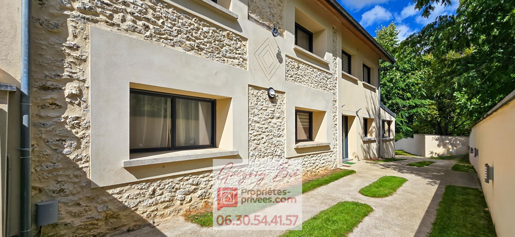 COULOMMIERS Maison 9 pièce(s) 270 m2 2