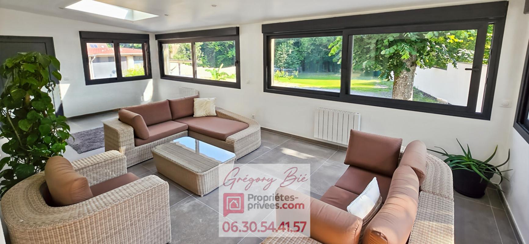 COULOMMIERS Maison 9 pièce(s) 270 m2 7