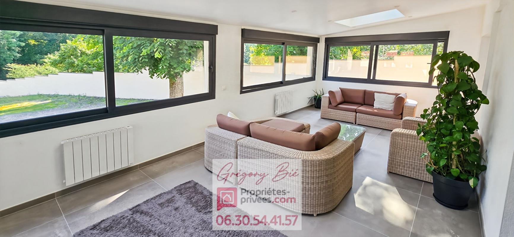 COULOMMIERS Maison 9 pièce(s) 270 m2 8