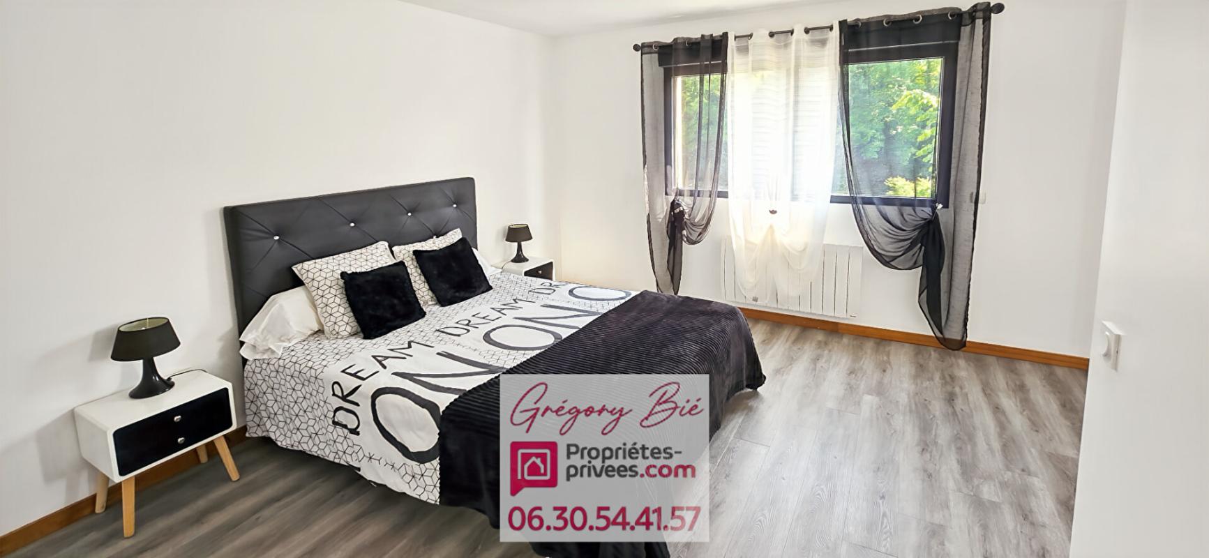 COULOMMIERS Maison 9 pièce(s) 270 m2 9