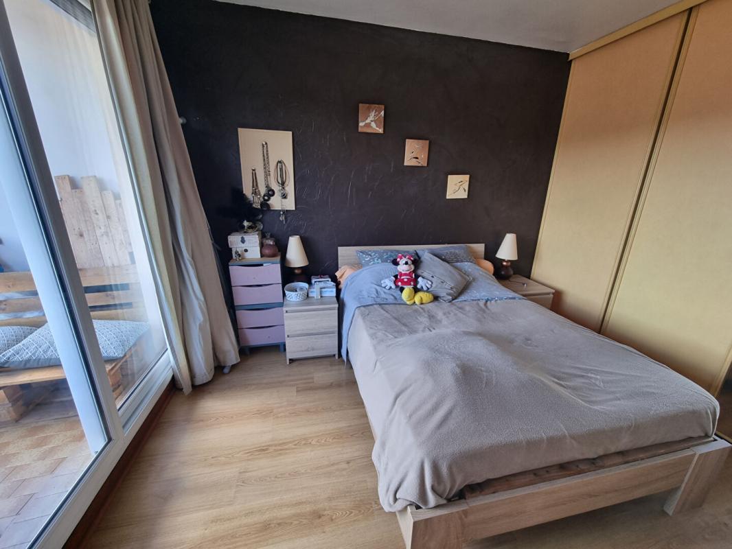 NEUVILLE-SUR-SAONE Appartement Neuville Sur Saone 4 pièces 72 m2 balcon 5