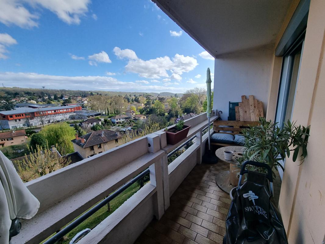 NEUVILLE-SUR-SAONE Appartement Neuville Sur Saone 4 pièces 72 m2 balcon 6