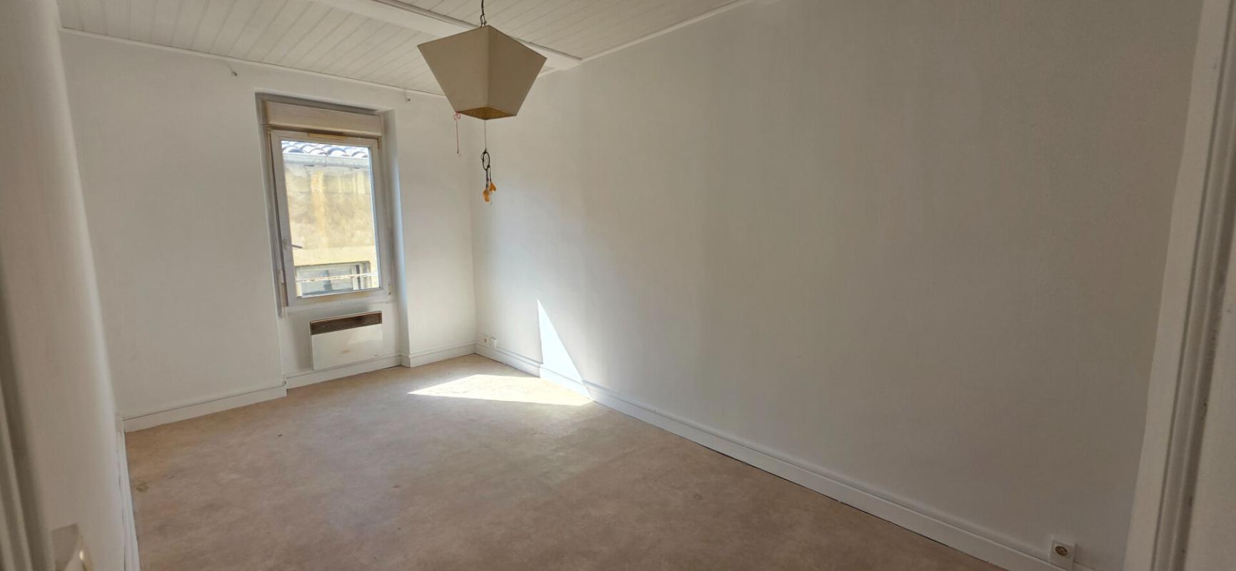 MONTELIMAR Immeuble de 108 m² - 3 appartements -Centre ville Montélimar 2